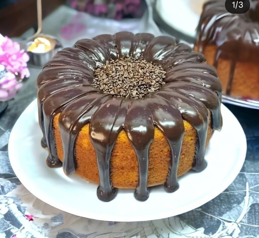 Bolo de cenoura artesanal com chocolate nobre